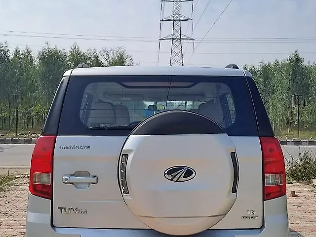 Used Mahindra TUV300 [2015-2019] T8 AMT in Rudrapur