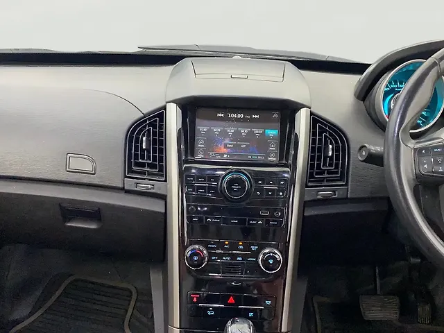 Used Mahindra XUV500 W9 AT [2018-2020] in Mumbai