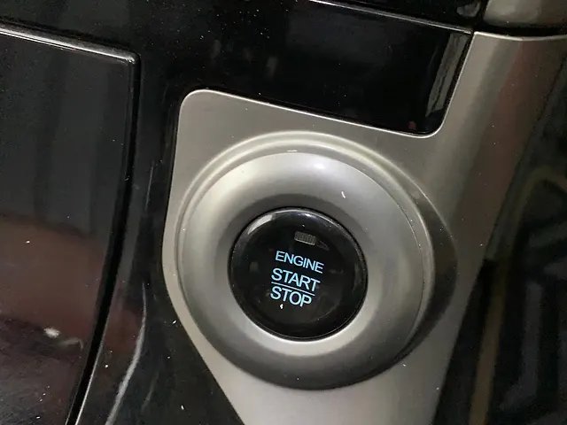 Used Mahindra XUV500 W9 AT [2018-2020] in Mumbai