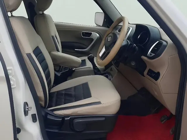 Used Mahindra TUV300 [2015-2019] T10 in Sangli