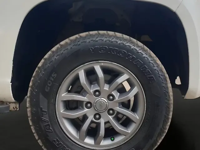 Used Mahindra TUV300 [2015-2019] T10 in Sangli