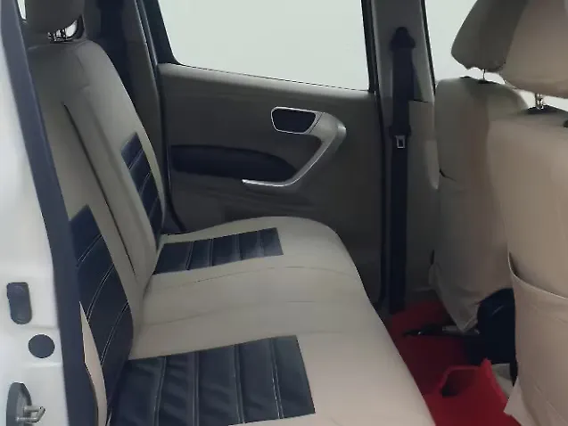 Used Mahindra TUV300 [2015-2019] T10 in Sangli