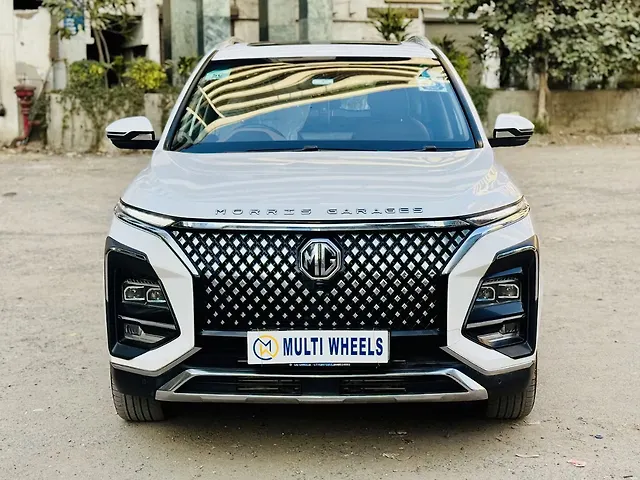 Used 2024 MG Hector Plus in Delhi