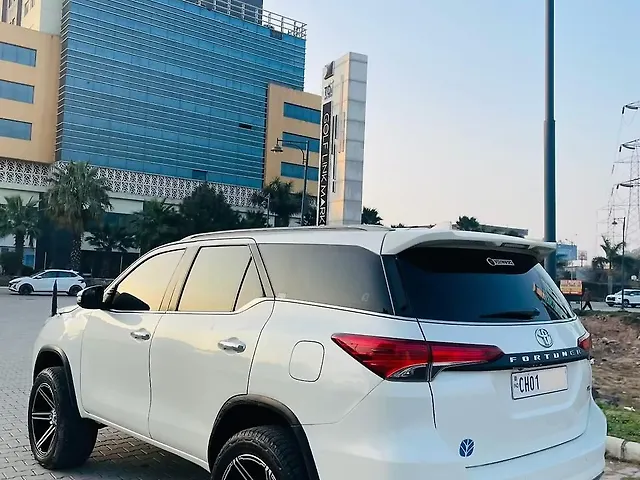 Used Toyota Fortuner [2016-2021] 2.8 4x4 AT [2016-2020] in Chandigarh