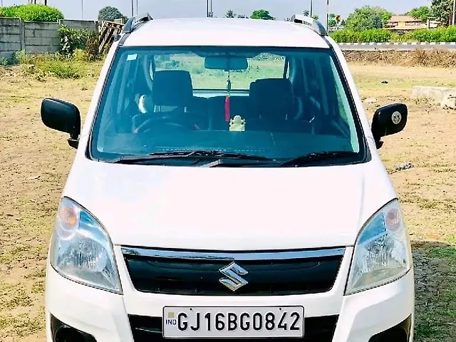 Used 2013 Maruti Suzuki Wagon R in Surat
