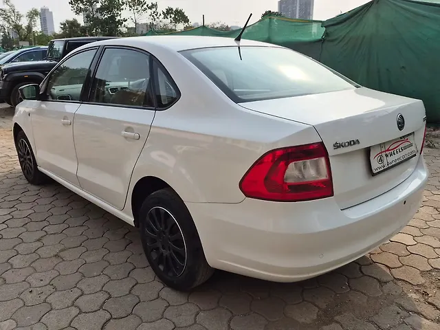 Used Skoda Rapid [2014-2015] 1.6 MPI Elegance AT in Mumbai