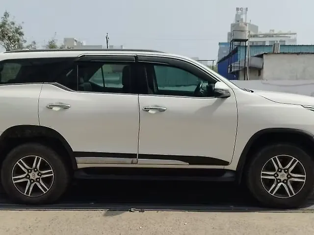 Used Toyota Fortuner 4x2 2WD Diesel 2.8L Turbo 6 Speed Manual in Indore Used Toyota Fortuner 4x2 2WD Diesel 2.8L Turbo 6 Speed Manual in Indore