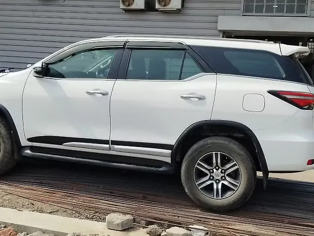 Used Toyota Fortuner 4x2 2WD Diesel 2.8L Turbo 6 Speed Manual in Indore Used Toyota Fortuner 4x2 2WD Diesel 2.8L Turbo 6 Speed Manual in Indore