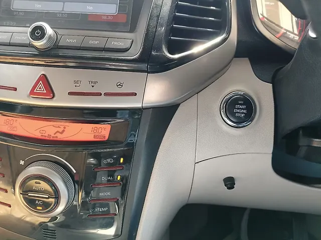 Used Mahindra XUV300 [2019-2024] 1.5 W8 AMT in Bangalore