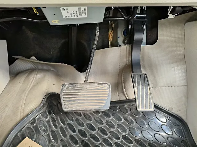 Used Mahindra XUV300 [2019-2024] 1.5 W8 AMT in Bangalore