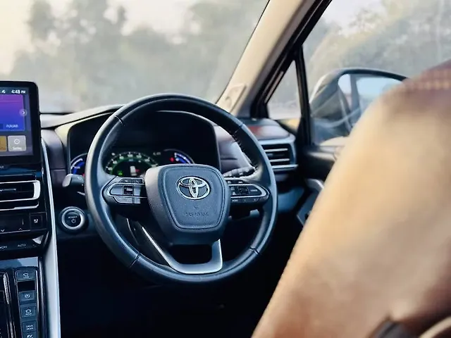 Used Toyota Innova Hycross ZX (O) Hybrid (Electric + Petrol) Automatic (e-CVT) 7 STR in Delhi