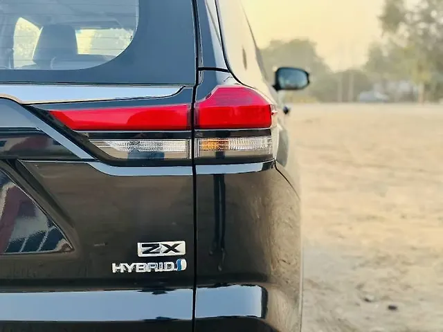 Used Toyota Innova Hycross ZX (O) Hybrid (Electric + Petrol) Automatic (e-CVT) 7 STR in Delhi