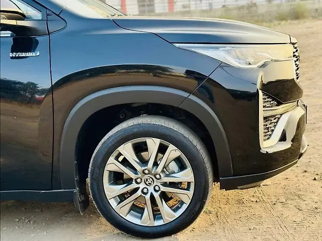 Used Toyota Innova Hycross ZX (O) Hybrid (Electric + Petrol) Automatic (e-CVT) 7 STR in Delhi