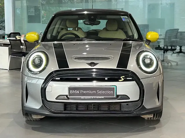 Used 2024 Mini Cooper SE in Delhi
