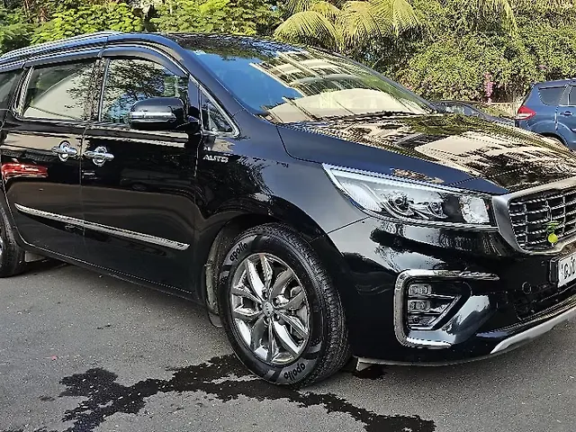 Used 2020 Kia Carnival in Mumbai