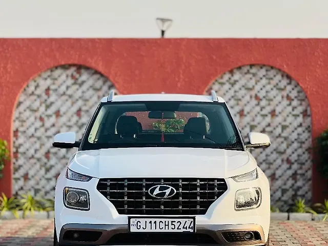 Used 2022 Hyundai Venue in Surat
