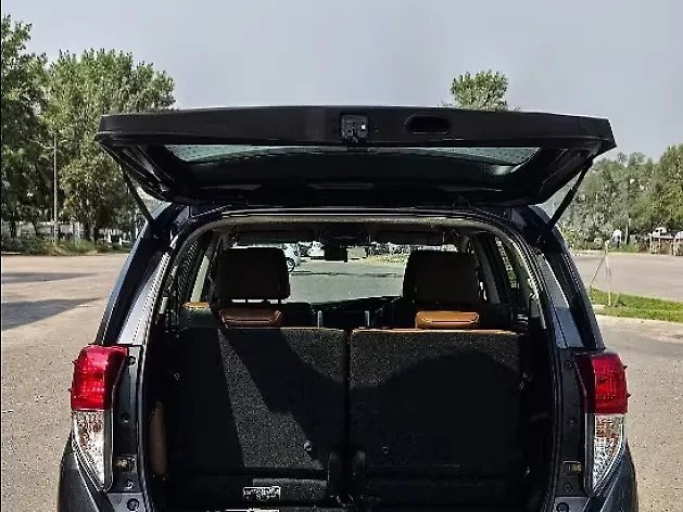 Used Toyota Innova Crysta [2016-2020] 2.4 ZX AT 7 STR in Chandigarh