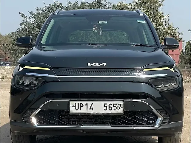 Used 2022 Kia Carens in Delhi