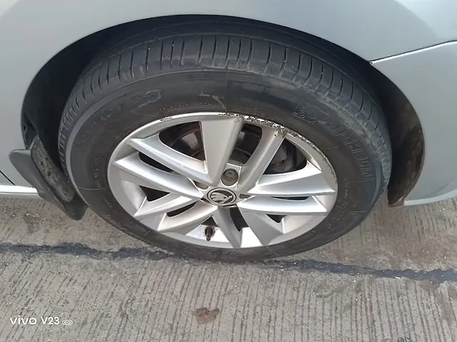 Used Skoda Rapid Style 1.6 MPI AT in Mumbai