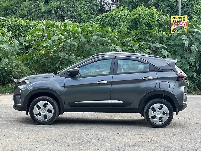 Used Tata Nexon Pure 1.2 Petrol 6AMT [2024-2025] in Delhi
