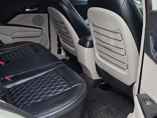Used Mahindra XUV300 [2019-2024] W8 (O) 1.5 Diesel [2020] in Bangalore