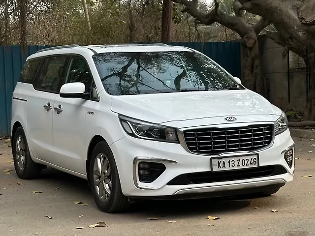 Used 2020 Kia Carnival in Bangalore