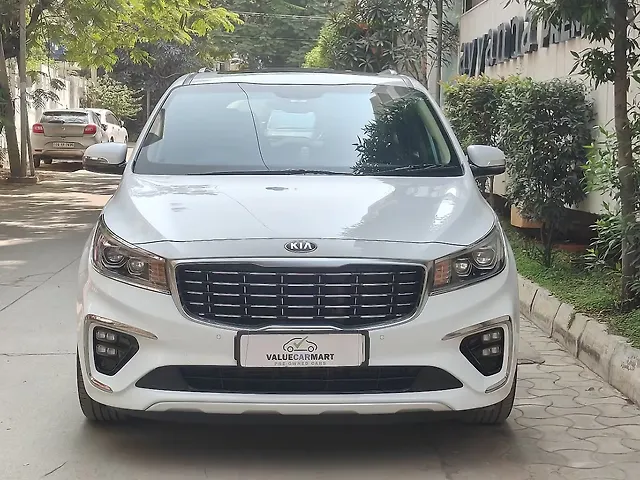 Used 2020 Kia Carnival in Hyderabad