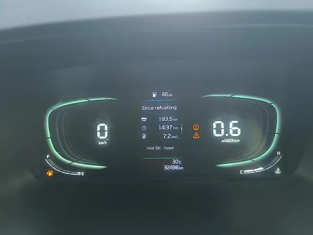 Used Kia Carens [2022-2023] Prestige Plus 1.4 Petrol MT 7 STR in Mumbai