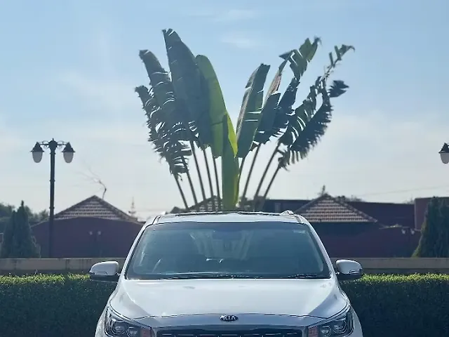 Used 2020 Kia Carnival in Surat Used 2020 Kia Carnival in Surat