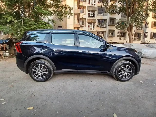 Used Mahindra Old Generation XUV700 AX7 Luxury Pack 2WD Petrol 2.0L Turbo Automatic 7 STR in Mumbai