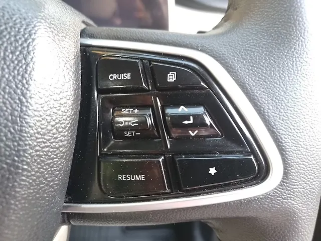 Used Mahindra Old Generation XUV700 AX7 Luxury Pack 2WD Petrol 2.0L Turbo Automatic 7 STR in Mumbai