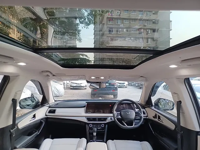 Used Mahindra Old Generation XUV700 AX7 Luxury Pack 2WD Petrol 2.0L Turbo Automatic 7 STR in Mumbai