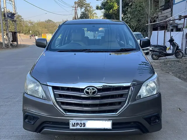 Used 2012 Toyota Innova in Indore