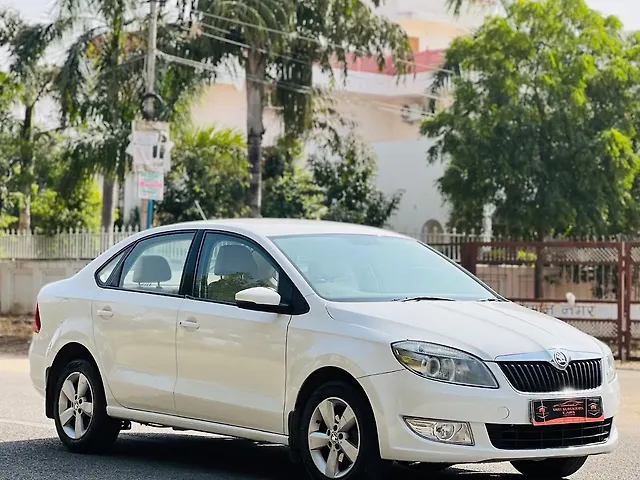 Used Skoda Rapid [2014-2015] 1.5 TDI CR Ambition with Alloy Wheels in Jaipur