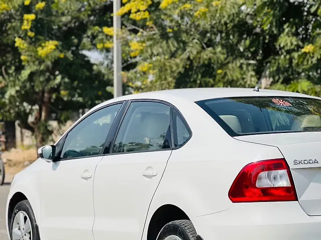 Used Skoda Rapid [2014-2015] 1.5 TDI CR Ambition with Alloy Wheels in Jaipur
