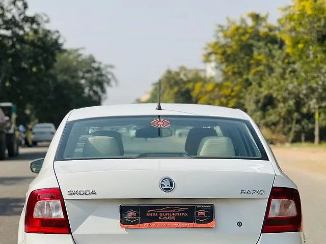 Used Skoda Rapid [2014-2015] 1.5 TDI CR Ambition with Alloy Wheels in Jaipur