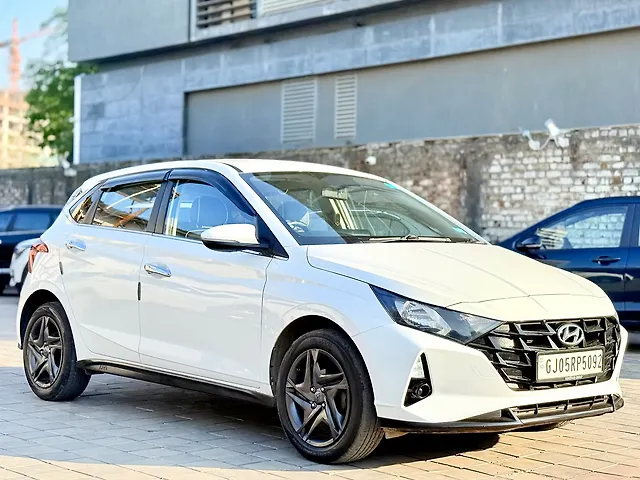 Used Hyundai i20 [2020-2023] Sportz 1.2 MT [2020-2023] in Surat