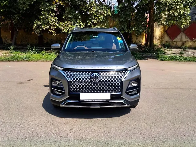 Used 2023 MG Hector Plus in Delhi