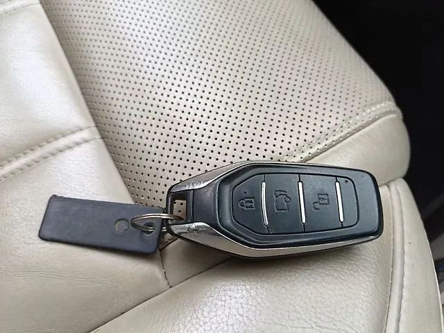 Used Mahindra XUV500 [2015-2018] W8 AT [2015-2017] in Bangalore