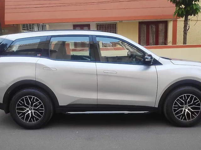 Used Mahindra Old Generation XUV700 AX5 2WD Diesel 2.2L Turbo Manual 7 STR in Bangalore