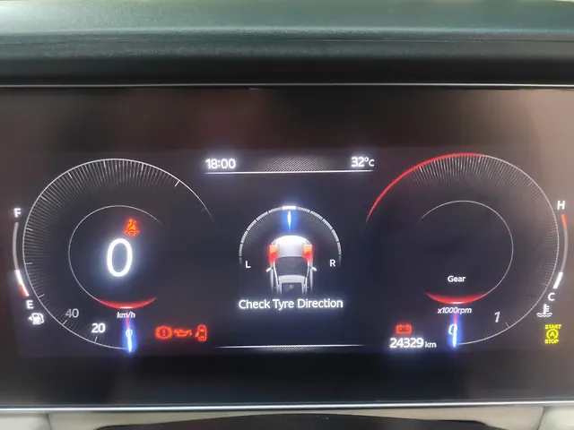 Used Mahindra Old Generation XUV700 AX5 2WD Diesel 2.2L Turbo Manual 7 STR in Bangalore