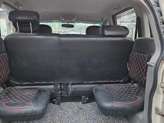 Used Mahindra NuvoSport N8 in Kanpur