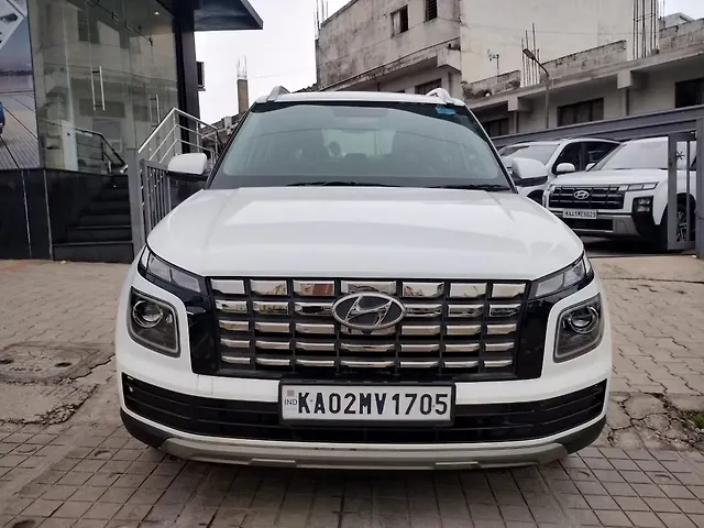 Used 2024 Hyundai Venue in Bangalore Used 2024 Hyundai Venue in Bangalore
