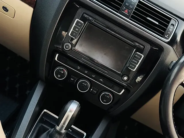 Used Volkswagen Jetta Highline TDI AT in Surat