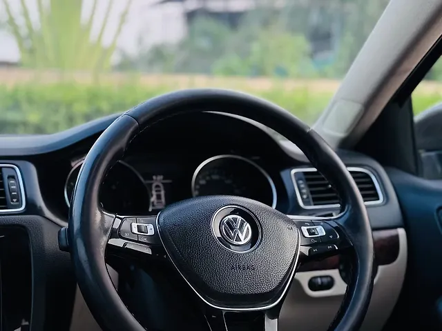 Used Volkswagen Jetta Highline TDI AT in Surat