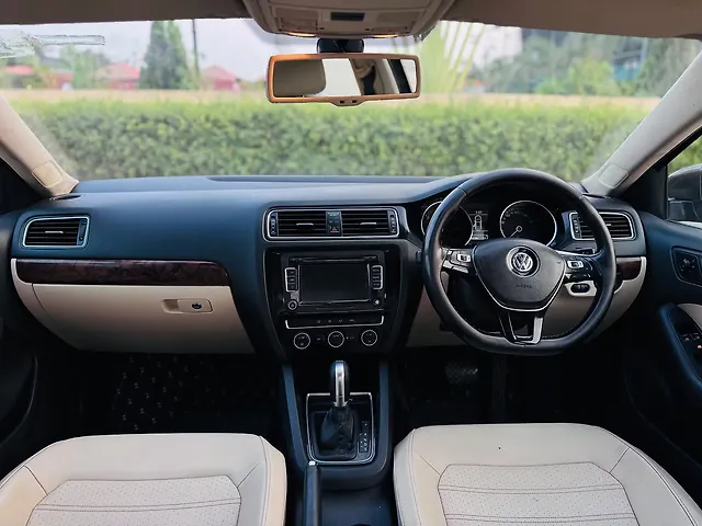 Used Volkswagen Jetta Highline TDI AT in Surat
