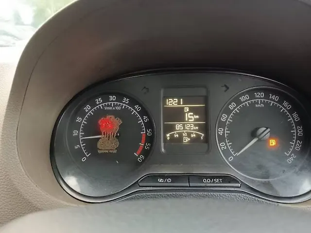 Used Skoda Rapid [2014-2015] 1.5 TDI CR Ambition with Alloy Wheels in Jaipur