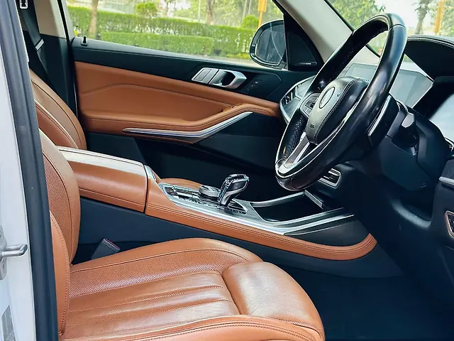 Used BMW X7 [2019-2023] xDrive30d DPE Signature 7STR in Surat