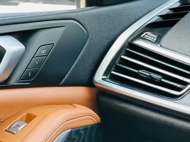 Used BMW X7 [2019-2023] xDrive30d DPE Signature 7STR in Surat