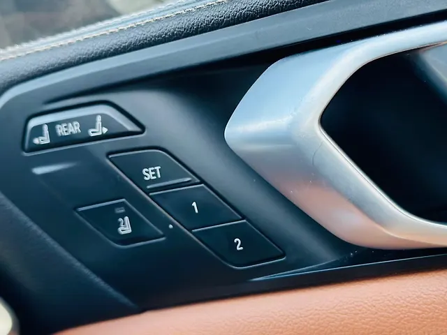 Used BMW X7 [2019-2023] xDrive30d DPE Signature 7STR in Surat